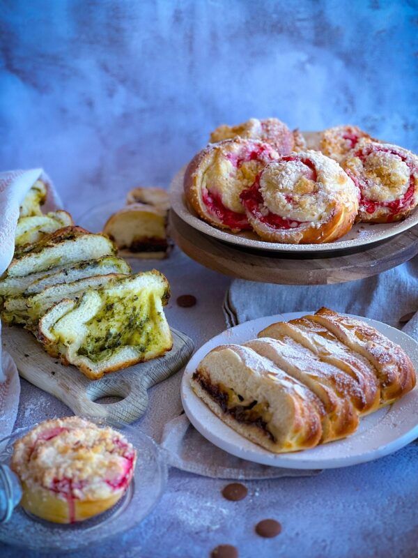 pastries, baked goods, bread, bakery product, raspberries, coconut crumb, yeast, yeast dough, cream cheese rolls, cream cheese, sweet, fresh bread, raspberry rolls, freshly baked, pesto babka
